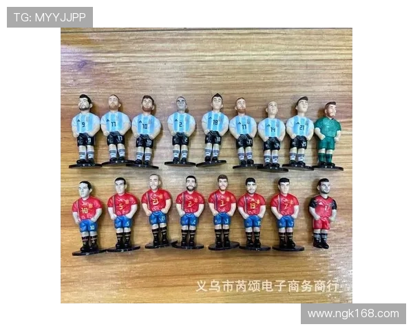 2022年足球明星玩偶热潮揭秘与收藏价值分析